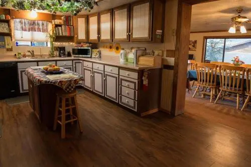 Canyon Colors Bed  Breakfast