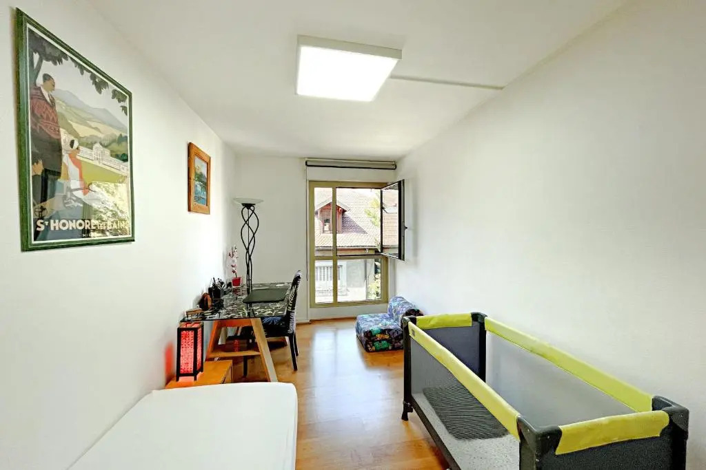 Nice 110m With Balcony In The Downtown