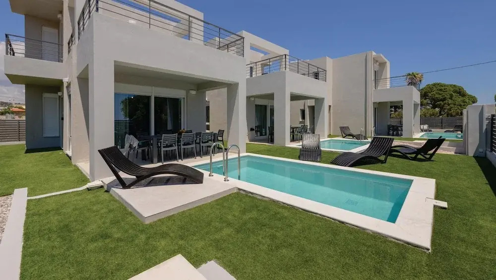 Komos Villas Airport by Airstay