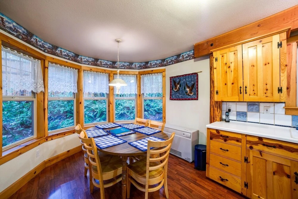 25sl - Hot Tub - Bbq - Pets Ok - Wifi - Sleeps 6 1 Bedroom Home by RedAwning