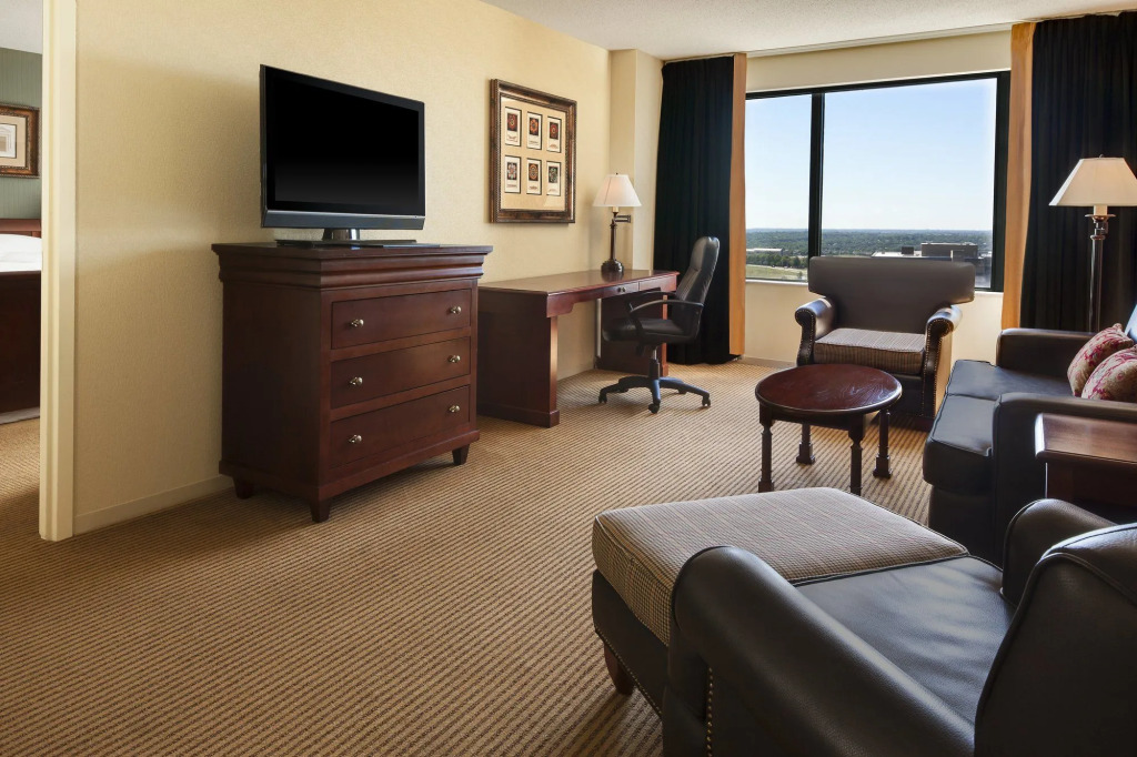 Sheraton Overland Park Hotel at the Convention Center