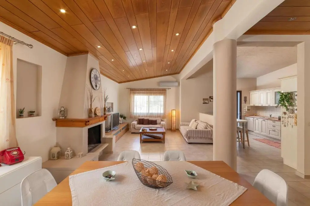 Madia Villa