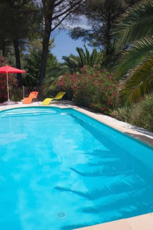 Apartment With one Bedroom in Le Beausset, With Wonderful sea View, Pool Access, Enclosed Garden - 8 km From the Beach