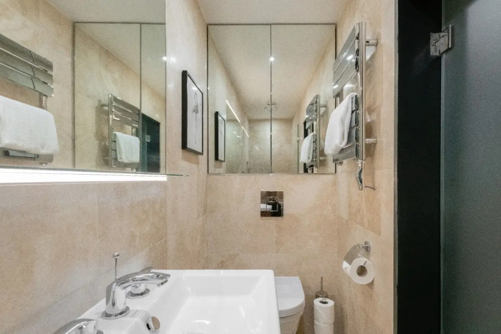 The Heart of Shepherds Bush - Modern 2BDR Apartment with Garden
