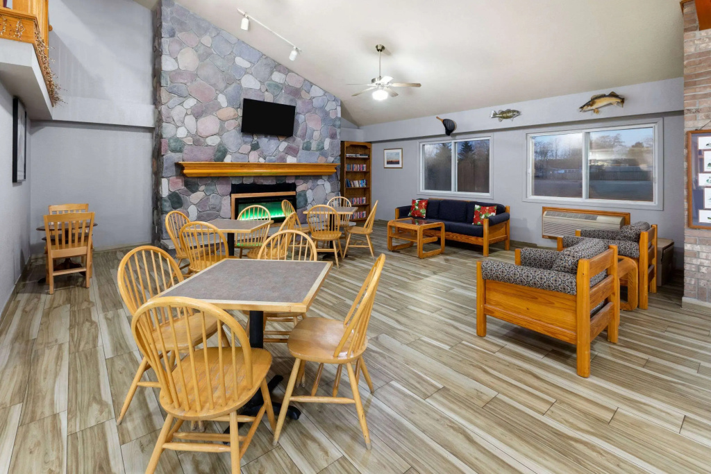 AmericInn by Wyndham Oscoda Near AuSable River