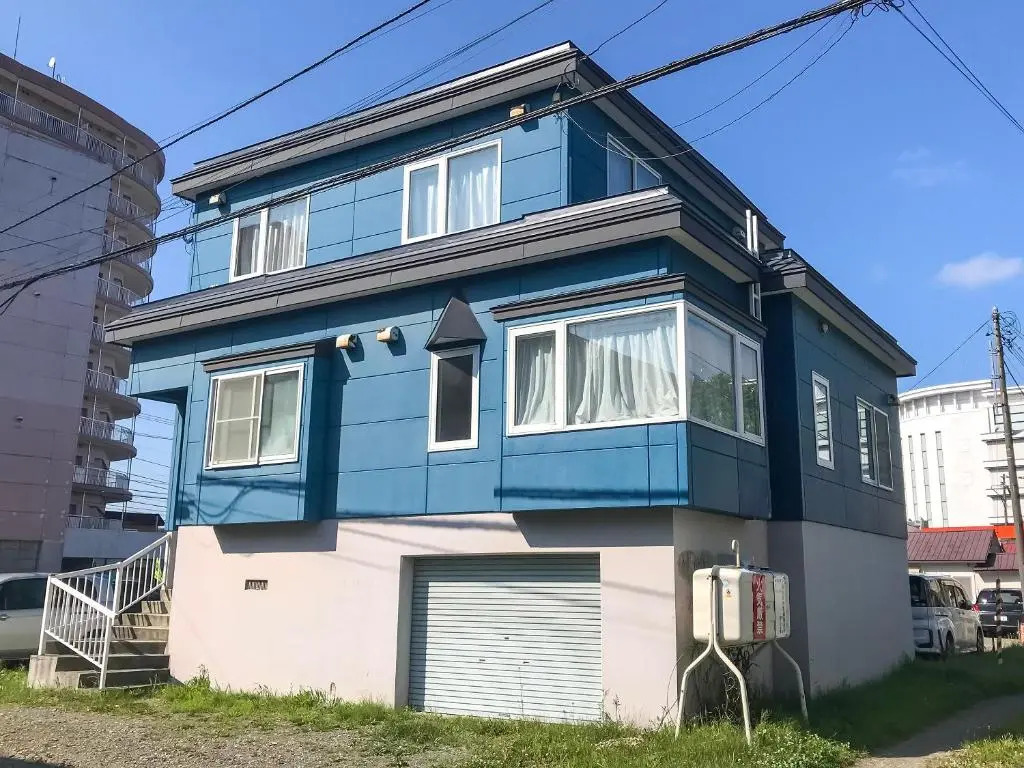 The House Chitose Station 1