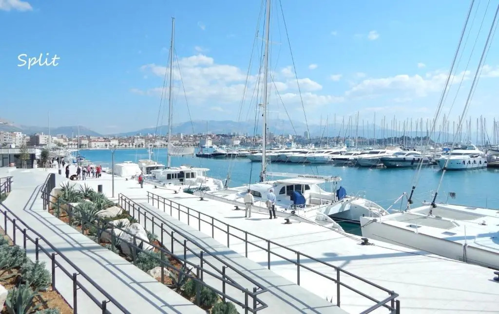 Luxury apartment Alduk close to Znjan beach with the sea view
