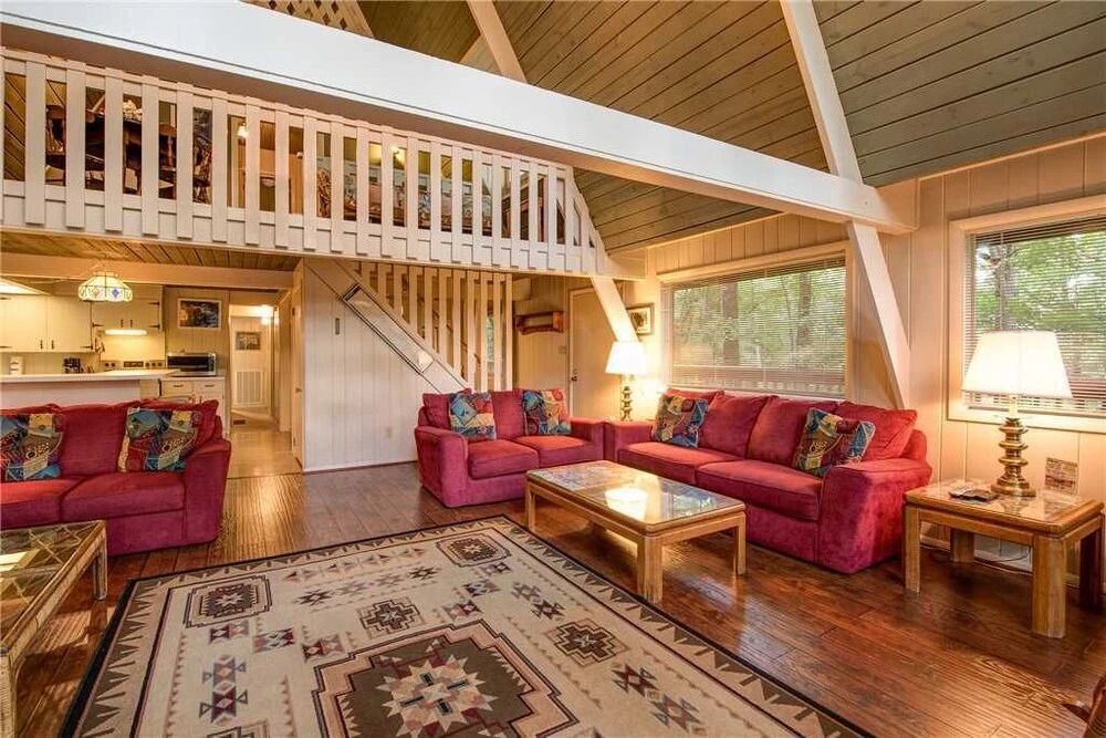 Echota 4 Bedroom Home with Hot Tub