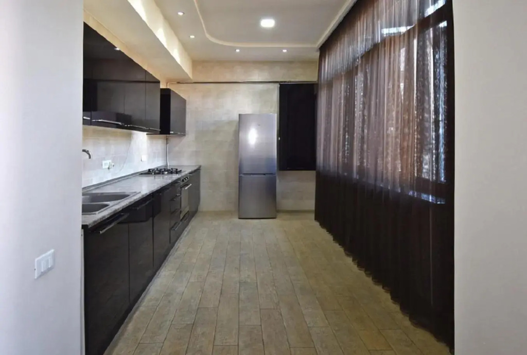 Tumanyan street 3 bedroom Deluxe apartment with Large Balcony TM662