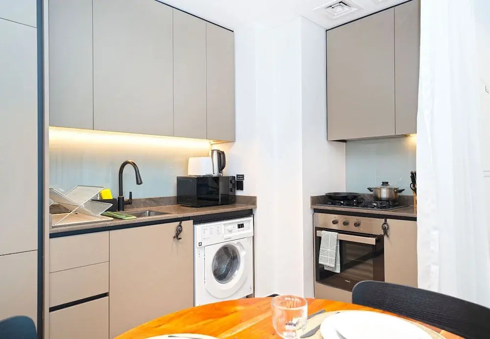 Easygo- Executive 1bdr Northside Busbay