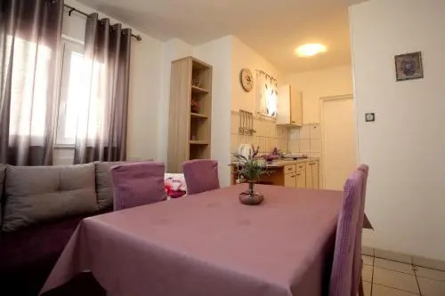 Stela Apartments