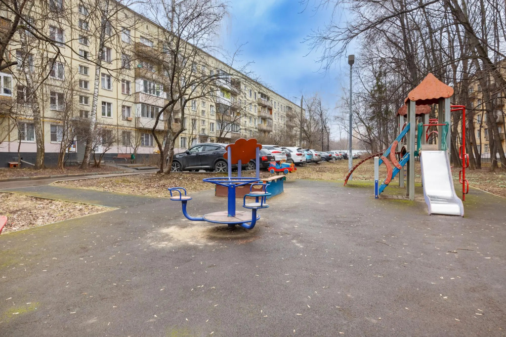 Квартира со свежим ремонтом возле метро Аминьевская