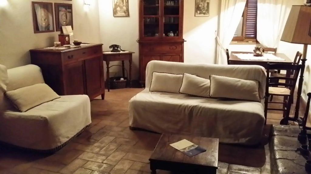 Etruscan House