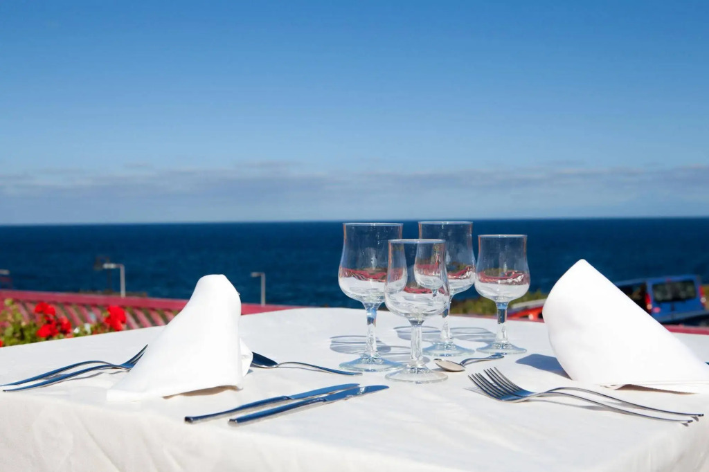 Apartamentos La Caleta