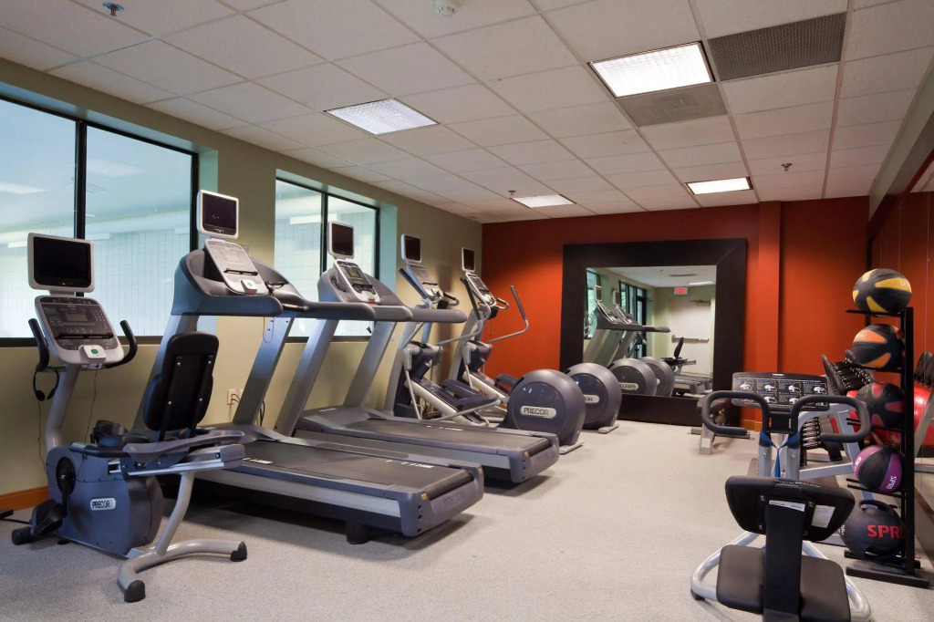 DoubleTree by Hilton Akron Fairlawn