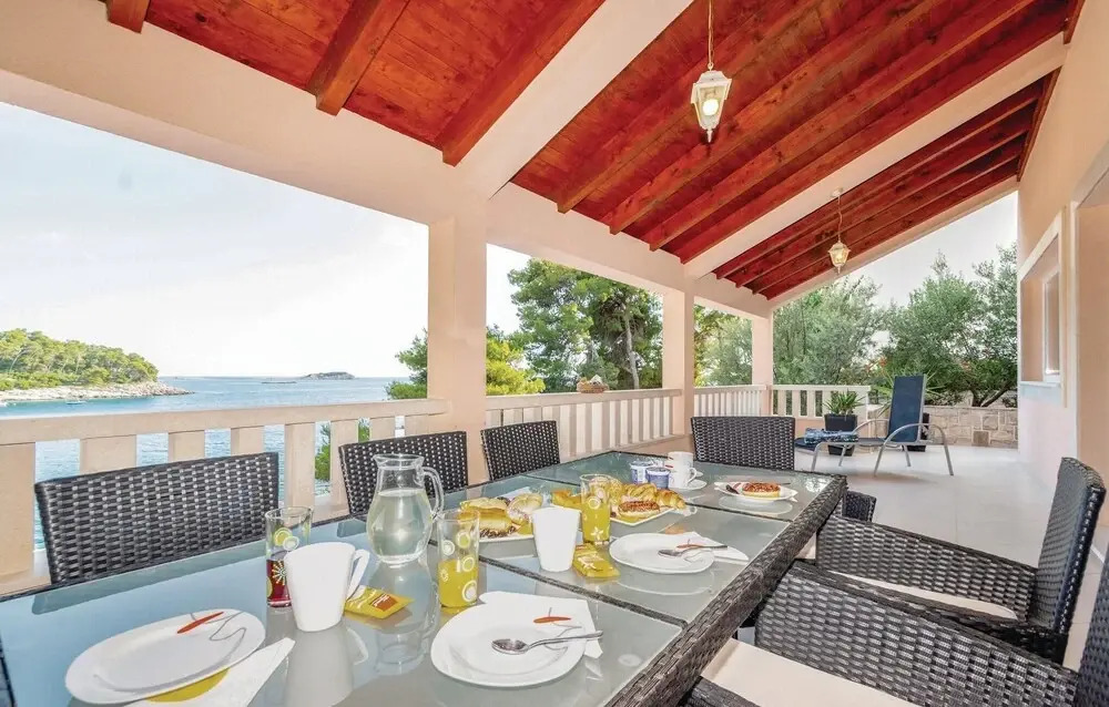 3 Bedroom Lovely Home In Blato