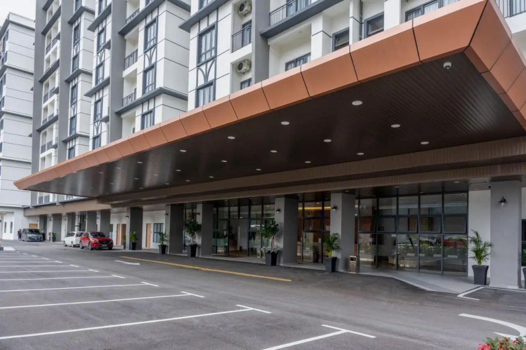 Zenith Suites Cameron