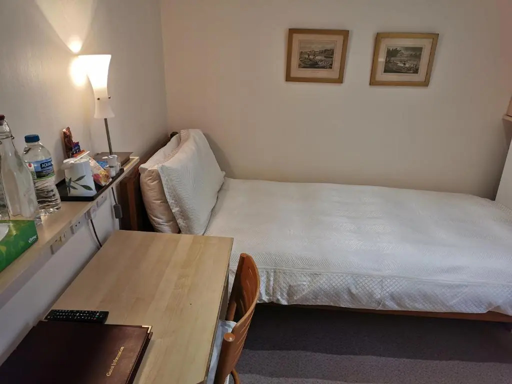 Hatsue Guest House