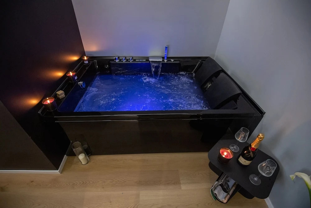 Contemporaneamente 147 - Modern & Comfort Rooms