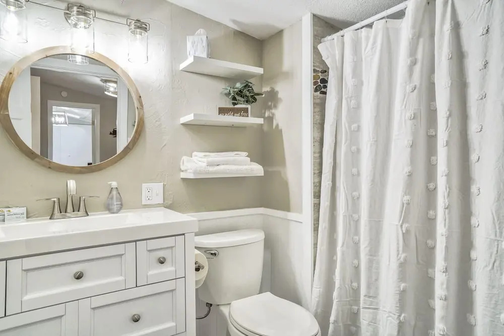 2brwren's Nestdowntown and Hiking Nearby