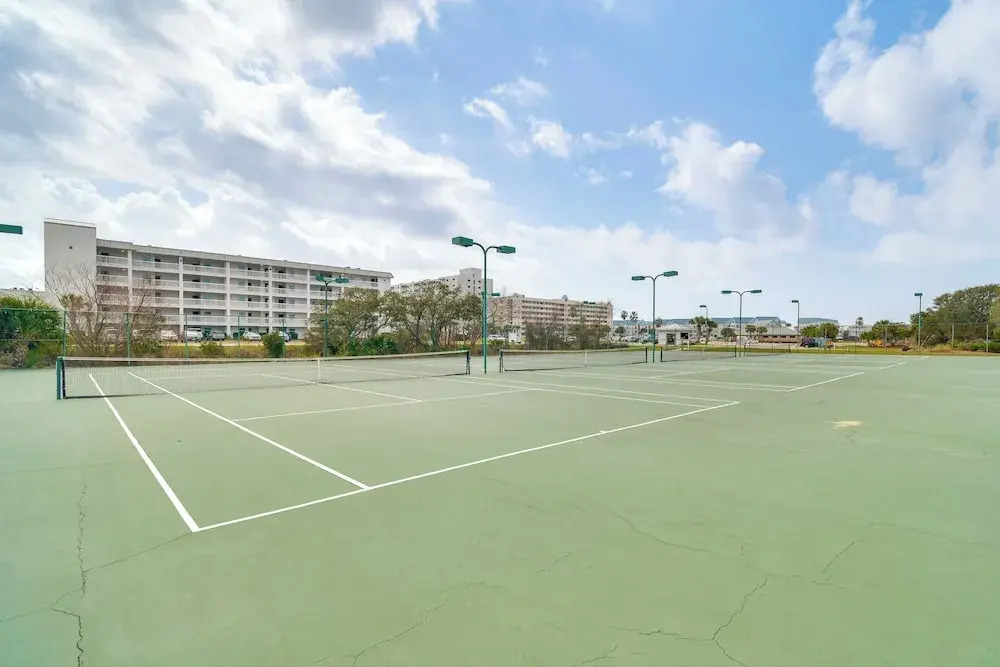 On-site Beach Access: Studio in Gulf Shores