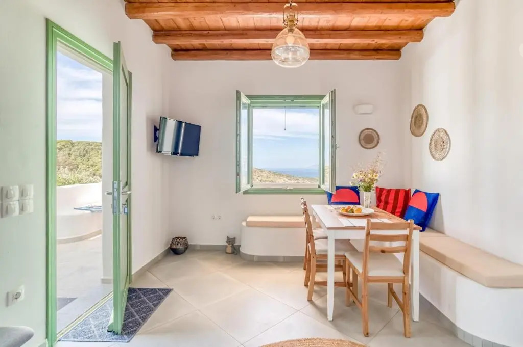Magic 5 bdrm Villa With Swimming pool in Paros