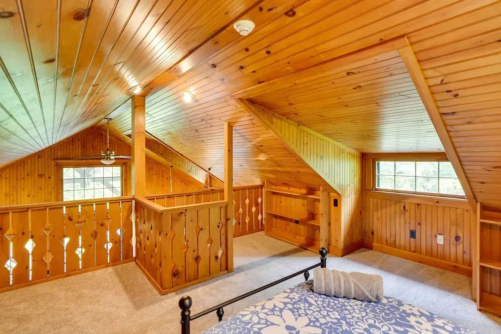 Secluded Elka Park Cabin: Hot Tub & Fire Pit!