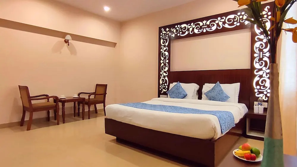 Park Square by ShriGo Hotels