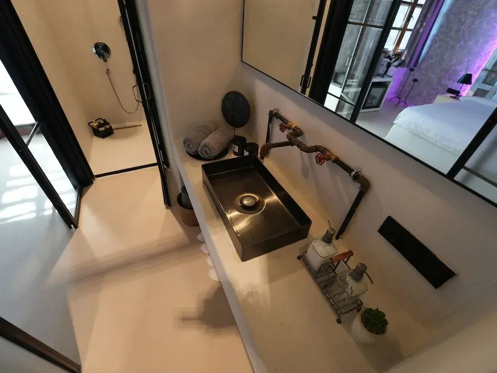Chi House