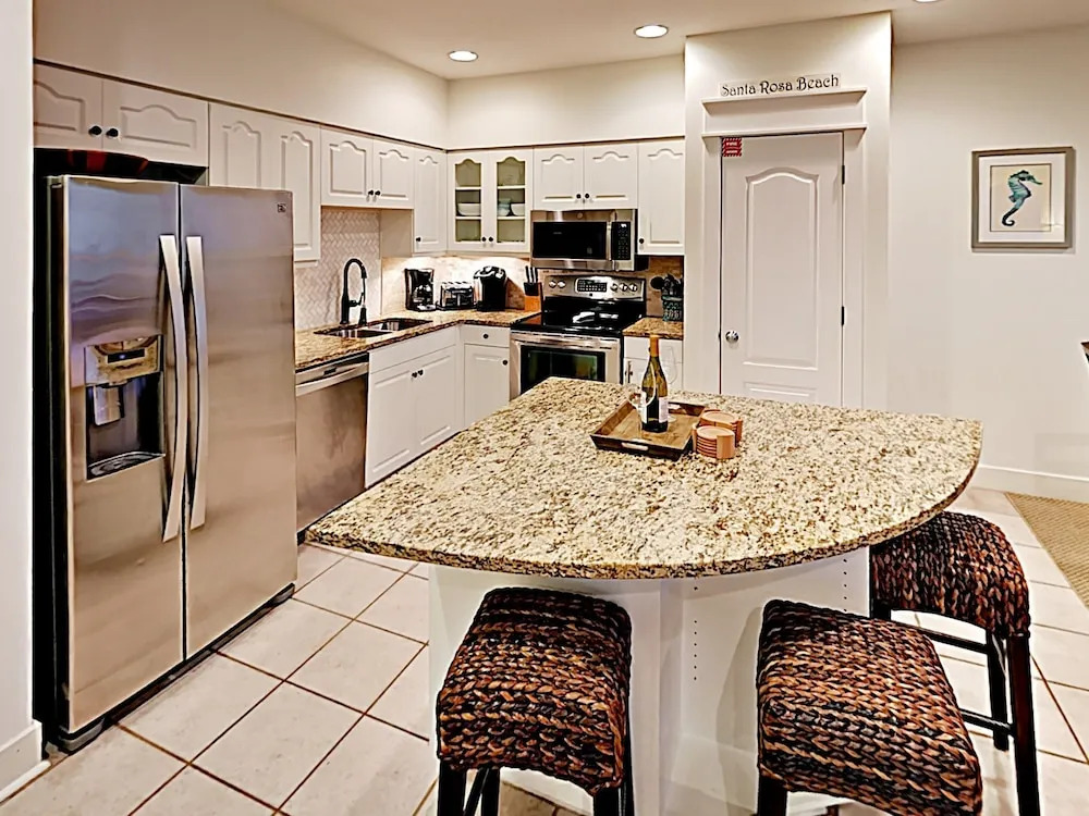 Chic Gulf-Front #C302 - 3 Br Condo
