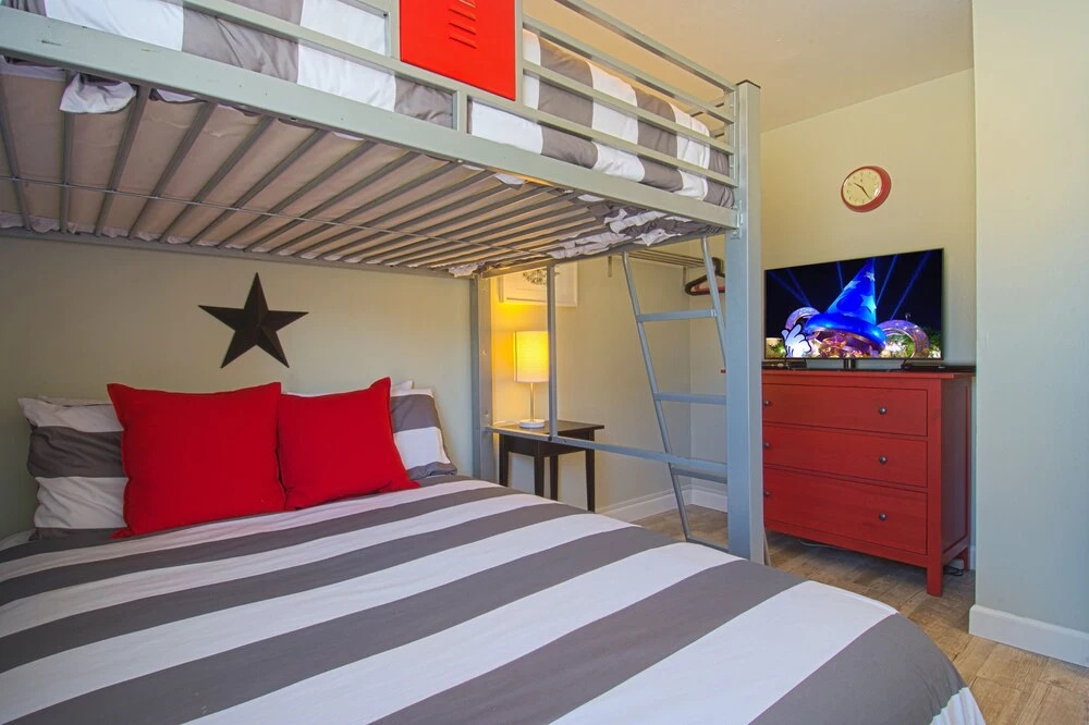 Great Barrier Reef 3 Bedrooms 2 Bathrooms Condo