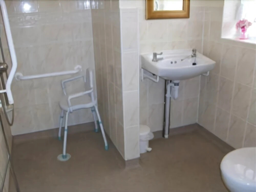 Clarendon Lodge - accommodation only