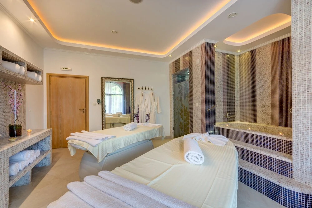 Esteban Apartcomplex