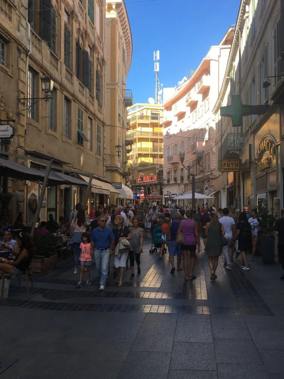 Delightful one Bedroom Apartment in Sanremo