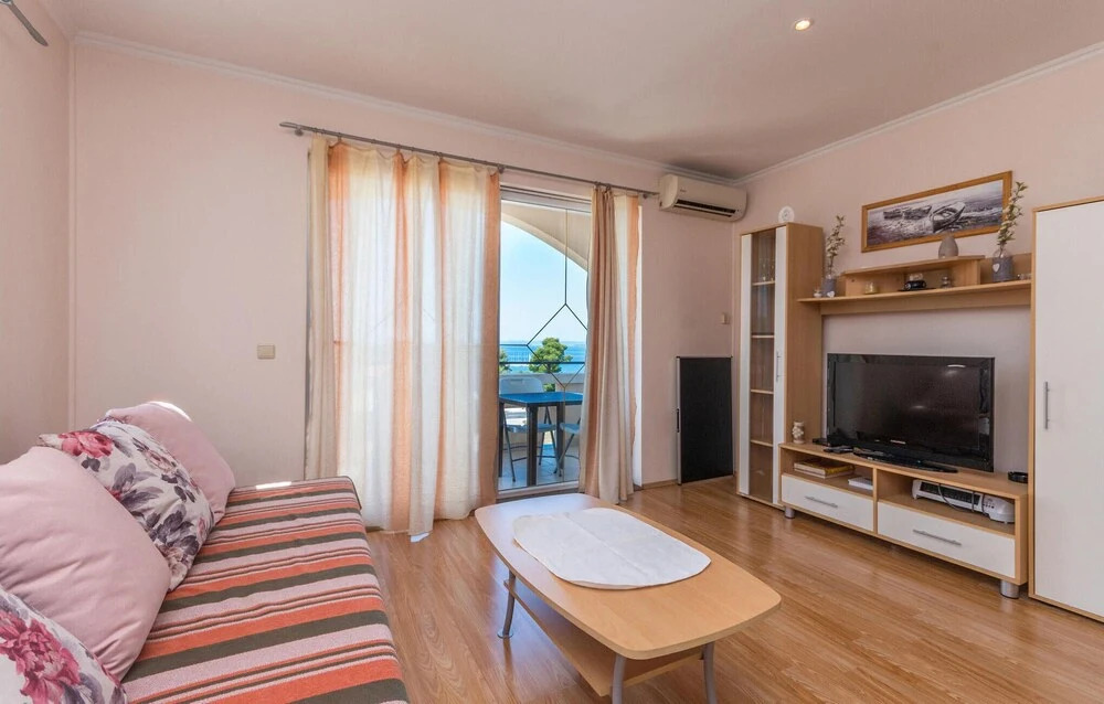 Nice Apartment in Drage, Pakostane With Sauna, Wifi and 2 Bedrooms