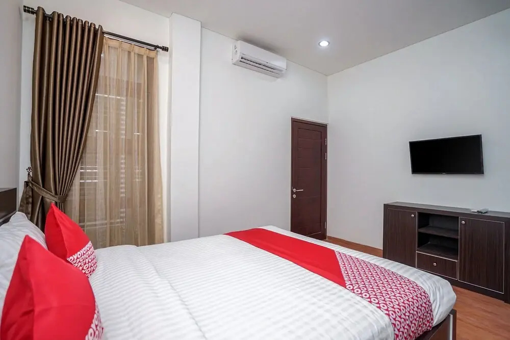 Oyo 932 Griya Mas Residence Syariah