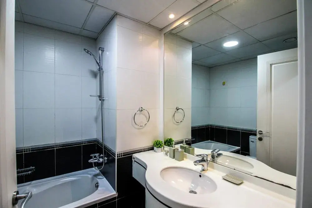 Spacious 1BR with Balcony in JLT