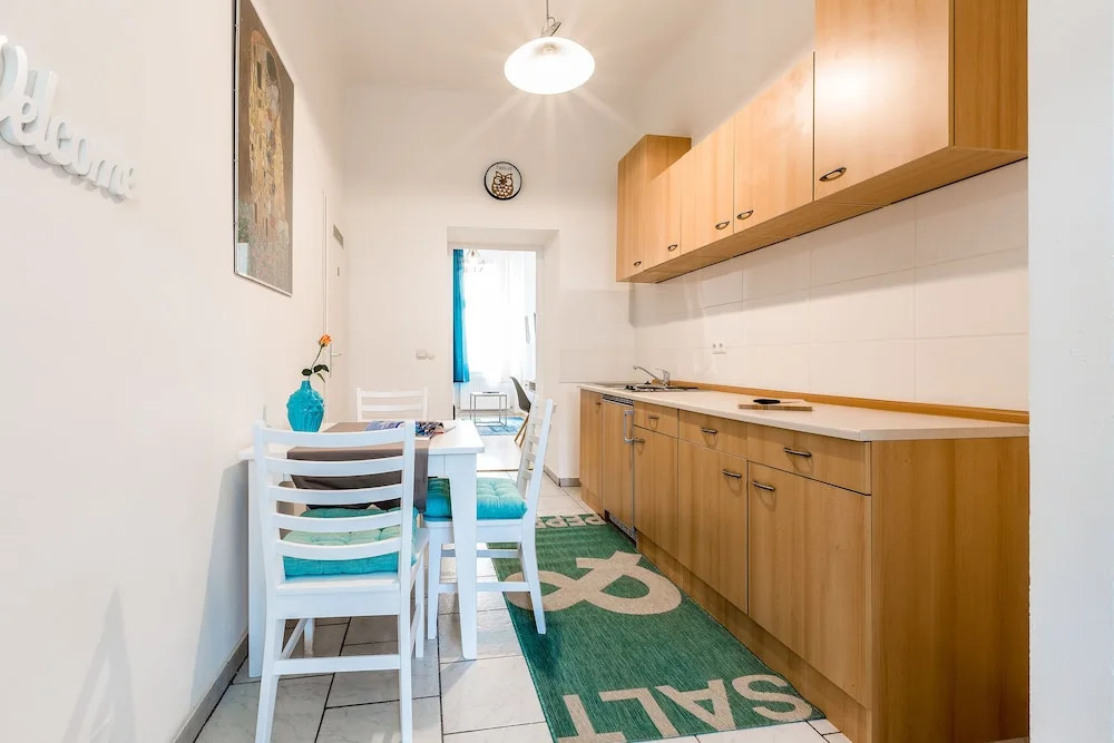Holiday & Business Apartments 1140