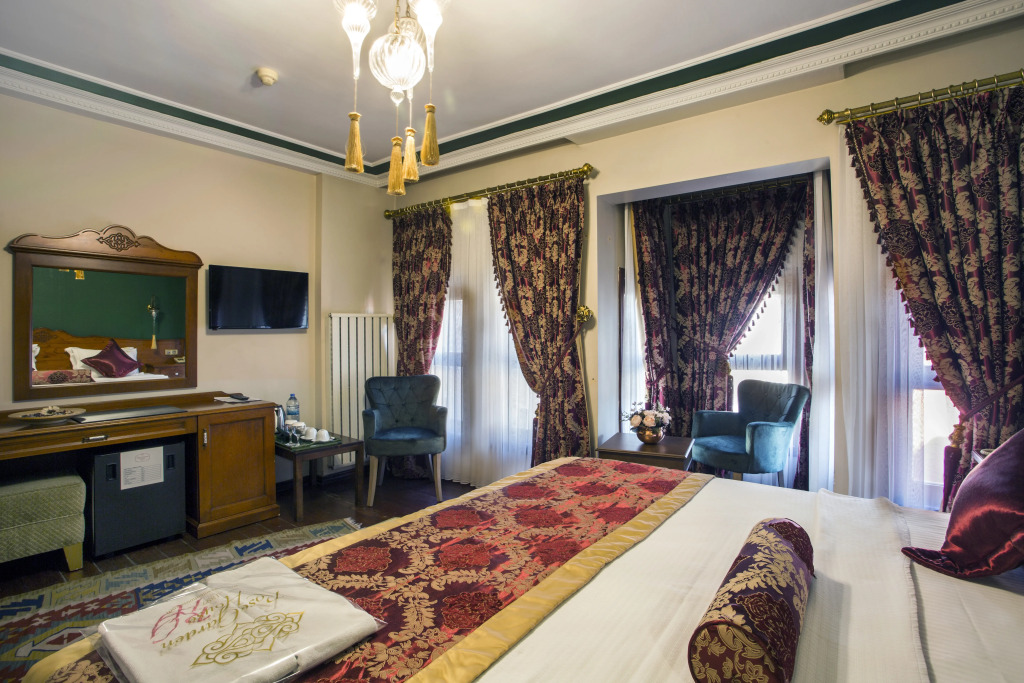 Rose Garden Suites