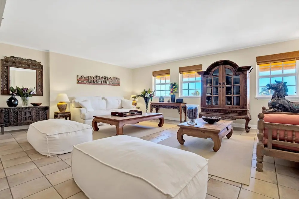 Amazing 3BR direct oceanfront PH by YouRent!