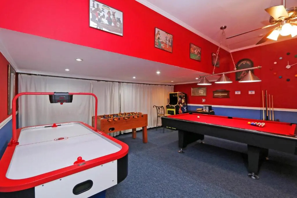 Seasons Villa 6 bedrooms, 4 masters and water view