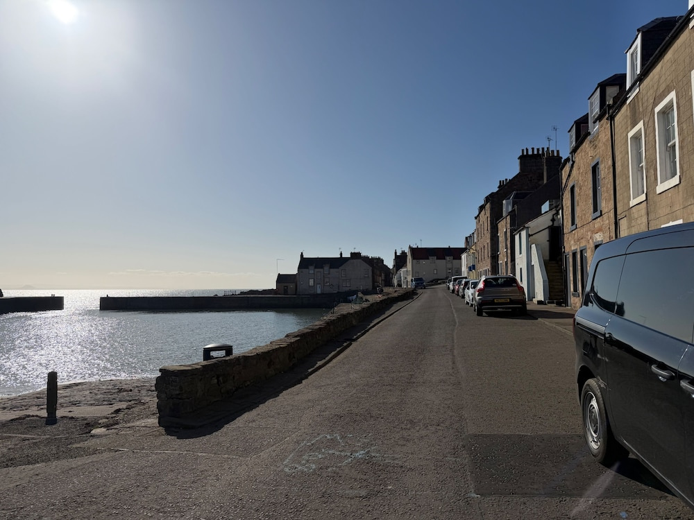 Sea View 4-bed Townhouse, Sleeps 7 in Anstruther