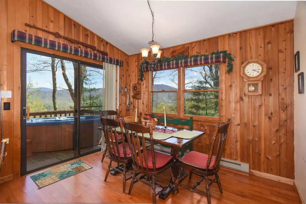 Mountain Hideaway At 4,000 - Hot Tub & Deck! 3 Bedroom Home