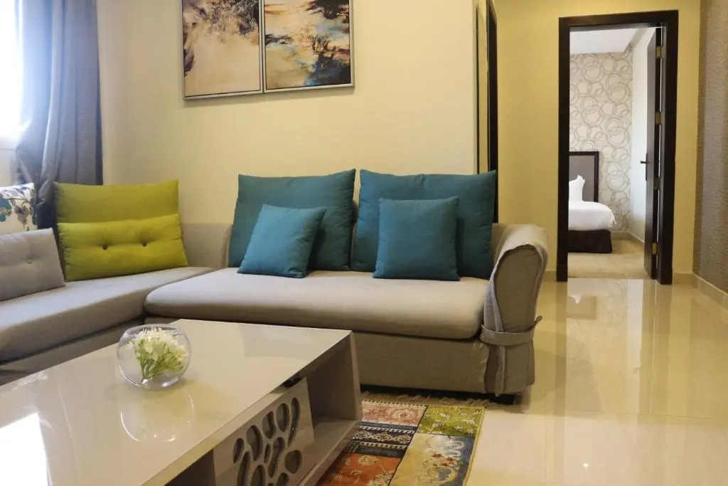 Out Serviced Apartments شقق اوت للشقق المخدومة