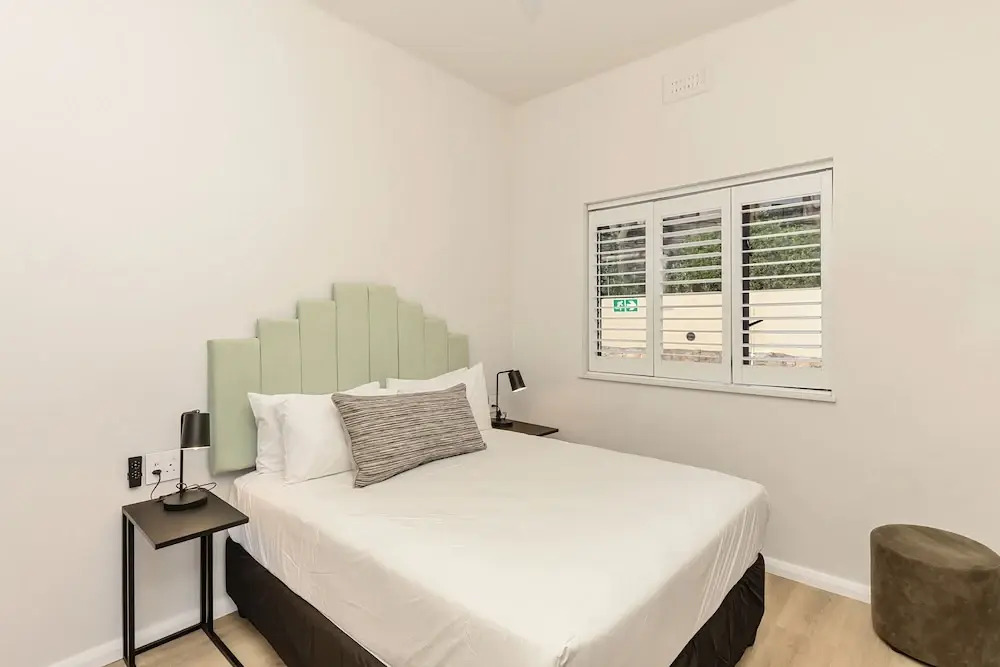 On the Beach in Camps Bay - Fully Equipped 2 Bedroom Apartment