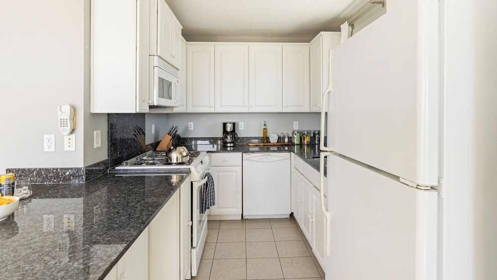 Cayucos Duo 2 Bungalows w/ Views & Lounge Space Pet Friendly
