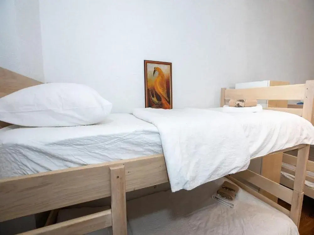 Lav Hostel & Café