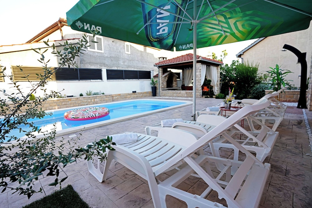 House Tago