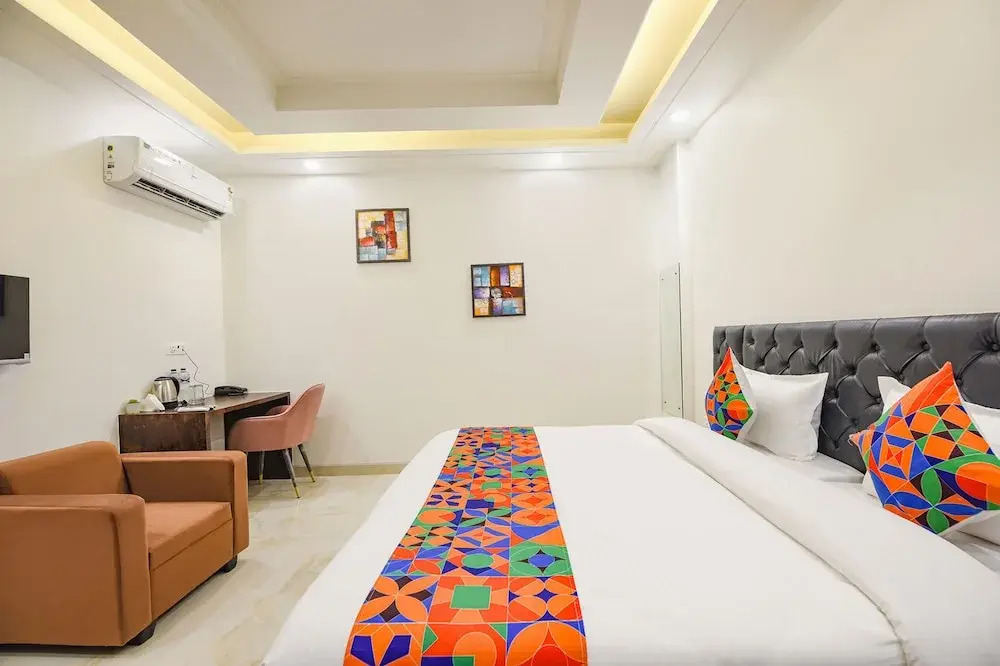 FabHotel RaceCourse 57