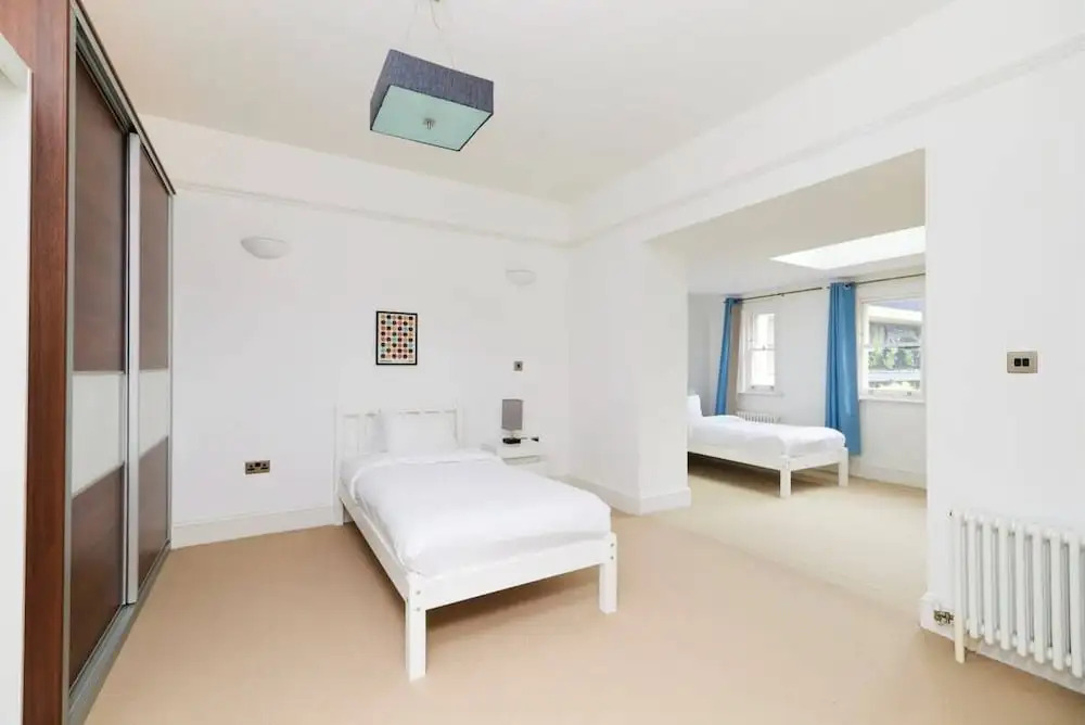 The Woolwich Retreat - Enticing 5bdr House With Parking